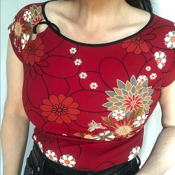 Japanese Floral Side Keyhole Cut Out Blouse - Picture 9 of 14